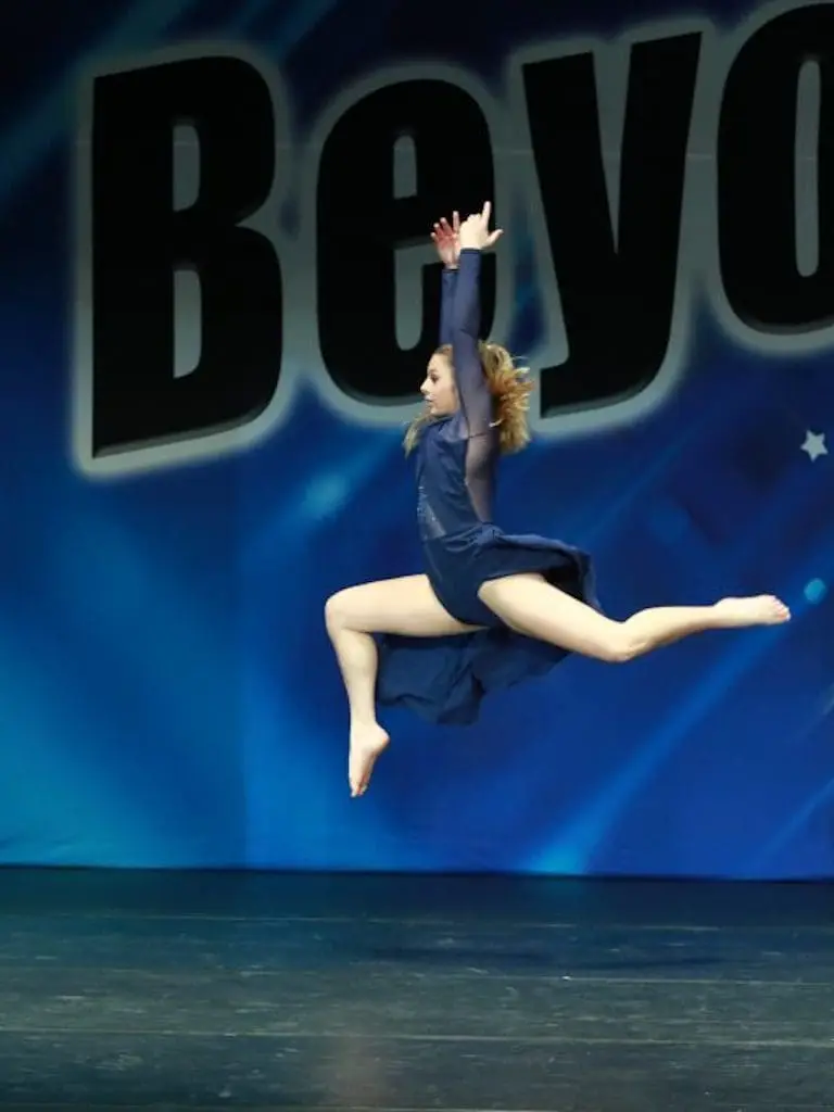 Peyton Ely, competitive dancer, back to dancing after patella surgery