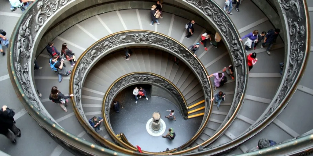 Why Does My Knee Hurt When Going Down the Stairs?